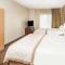 Hawthorn Extended Stay by Wyndham Bloomington - 布卢明顿 Hawthorn Extended Stay by Wyndham Bloomington - 布卢明顿