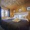 Buzzard Lodge with Hot-tub
