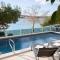 Villa Sea Touch - beachfront, with a heated pool - 罗戈兹尼察