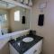 U2 - Private 2BR Walkup APT in DT PHX with pkg
