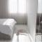 Home DeLuis