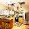 MASSiVE Bohemian Oasis in Philly 5 Bdrm Sleeps 12 - فيلادلفيا