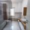 4 Rooms with 4 Private Bathrooms - 萨萨里