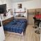 07 - Joli studio tout équipé avec vue sur jardin, parking privatif gratuit, grand fourgon possible, tout le linge de maison est fourni - Razac-sur-lʼIsle