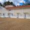 07 - Joli studio tout équipé avec vue sur jardin, parking privatif gratuit, grand fourgon possible, tout le linge de maison est fourni - Razac-sur-lʼIsle