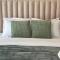 Serviced Studio Near Burj Khalifa - Dubai