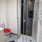 09 - Joli studio avec 2 lits, logement tout équipé pour 1, 2 ou 3 personnes maximum, vue sur parc arboré, parking privatif gratuit, grand fourgon possible, tout le linge de maison est fourni - Razac-sur-lʼIsle