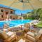 Villa Natino with pool and garden