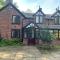 Rainsough Cottage Guest House - Sleeps upto 8 with ensuite - Free Parking & WiFi - 曼彻斯特