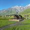 Traveler's Cottages in Kazbegi - كازباجي