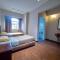 The Little Star Studio Hotel- Star Regency
