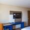 Comfort Inn & Suites Geneva- West Chicago - Geneva