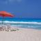 Marsilia Beach 3 Chalet with private garden - pool view مارسيليا بيتش 3 شاليه للعائلات أرضى غرفتين - ‘Izbat Ḩalāwah