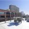 McCormick 2br/2ba Oasis with Optional Parking, Patio, Gym for up to 6 guests - 芝加哥