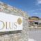 Solus Suites Milos - Adamas