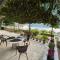 Bay Modern