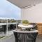 2BR 2BA Greenway Apt with Views - Tuggeranong