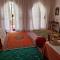 Les Trois Paons