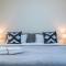 Crest 3-Bedroom Apt in Hamra W- 24-7 Power - Beirut