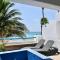 Pelicano Inn Playa del Carmen - Beachfront Hotel - Playa del Carmen