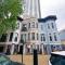 Gold coast villa with free parking garage sleeps 10 - Chicago