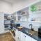 Modern Deluxe - Havelock North Holiday Home