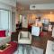 Ruby Getaway-Highrise, Balcony, Year-round Pool, City View! - Atlanta