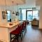 Ruby Getaway-Highrise, Balcony, Year-round Pool, City View! - Atlanta