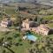 Cottage in Tavarnelle val di Pesa with Pool and Garden