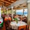 Amoudi Studios Apartments Hotel
