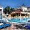 Amoudi Studios Apartments Hotel