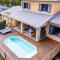 Villa cactus avec piscine et vue mer