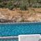 AKAMAS THRONE APARTMENTS