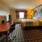 Super 8 by Wyndham Rolla