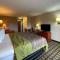 Super 8 by Wyndham Rolla