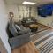 5BR Lakefront Getaway with hot tub