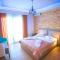 Dafni's Beachfront Luxury Studios - 尼基季
