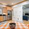 Lake Life Getaway - Condo near downtown!