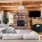 Wonderful Log Cabin near private beach and lake access