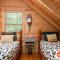 Wonderful Log Cabin near private beach and lake access