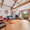 Old Oak Barn - A beautifully converted barn in idyllic setting, extremely child friendly - St Clears