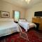 Downtown Retreat, Minutes from Main Street with Fenced in Backyard - Greenville