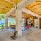 Stilt-Style Cottage Less Than 1 Mi to Downtown Yankeetown! - Yankeetown
