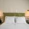 Loadstar Rooms & Suites