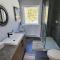 Delarose Cottage, Ski, Spa, pool table & starry night