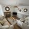 Kennel House with Hill Views - Whitland