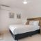 COASTAL ESCAPE - views rooftop terrace & jaccuzi