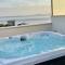 Bubbles Penthouse with Jacuzzi - Podstrana