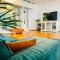 Down Town Oasis-Spacious Loft with Private Parking