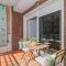 Delfín Retreat con Terraza junto a parada de Metro - Granada